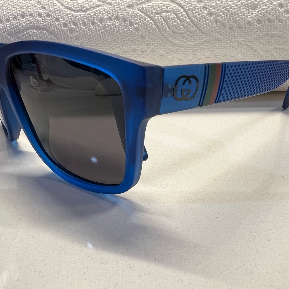 Unisex polarized brand new sunglasses - nuevo - new GG Golden Goods brand